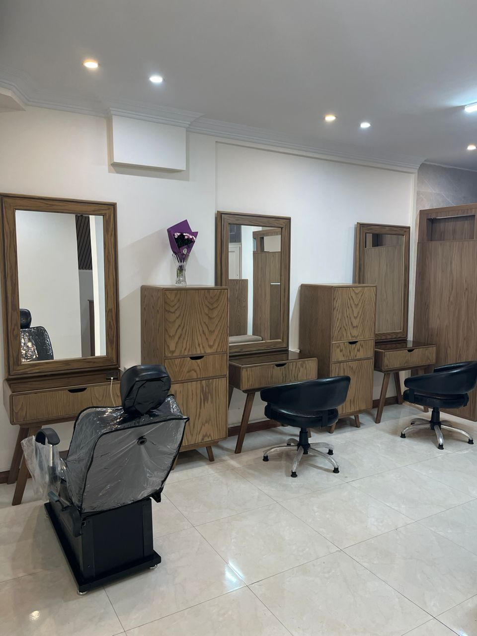 سالن زیبایی و اکادمی مبینی 