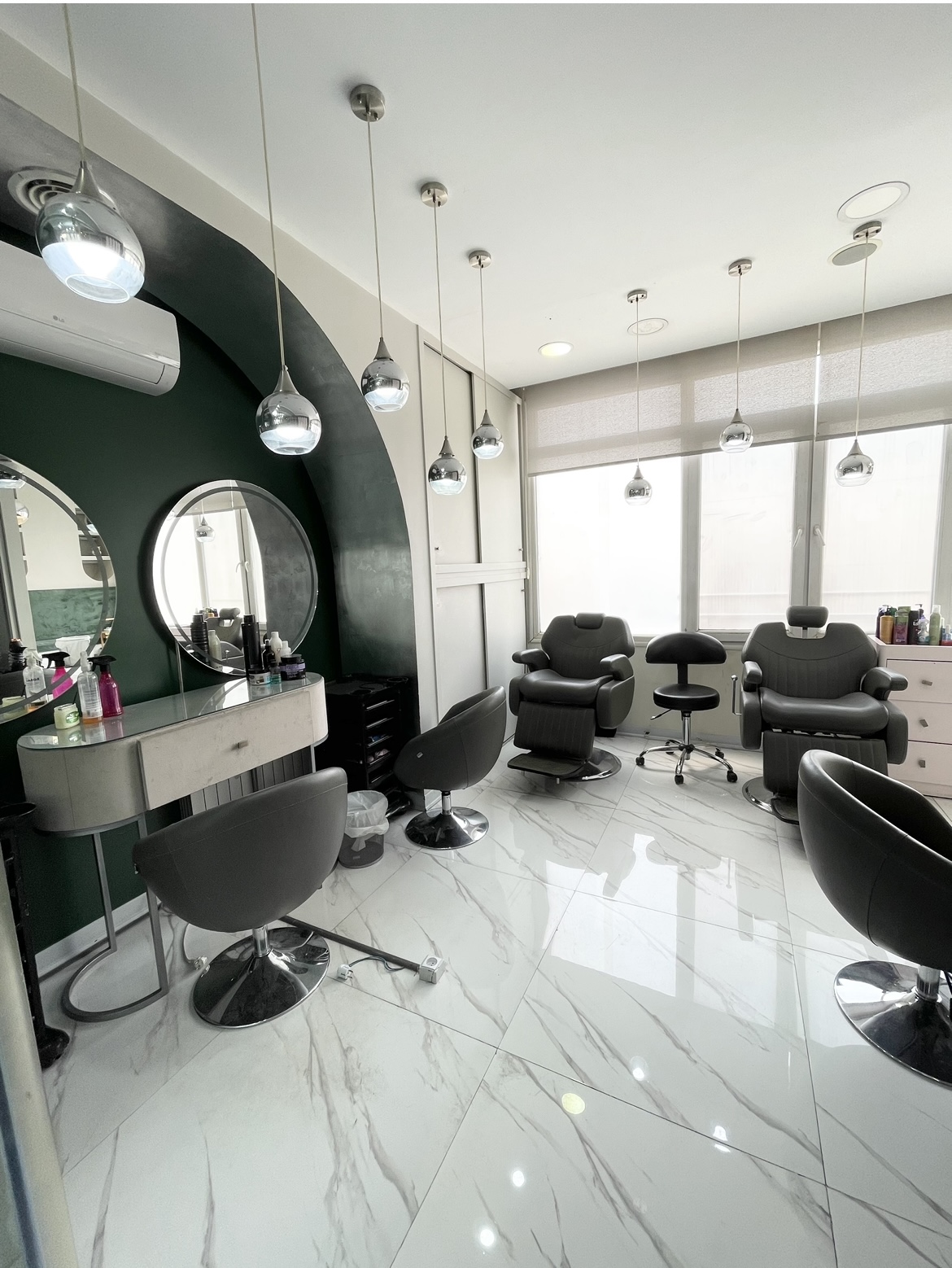 استخدام ناخنکار مژه کار رنگ کار 