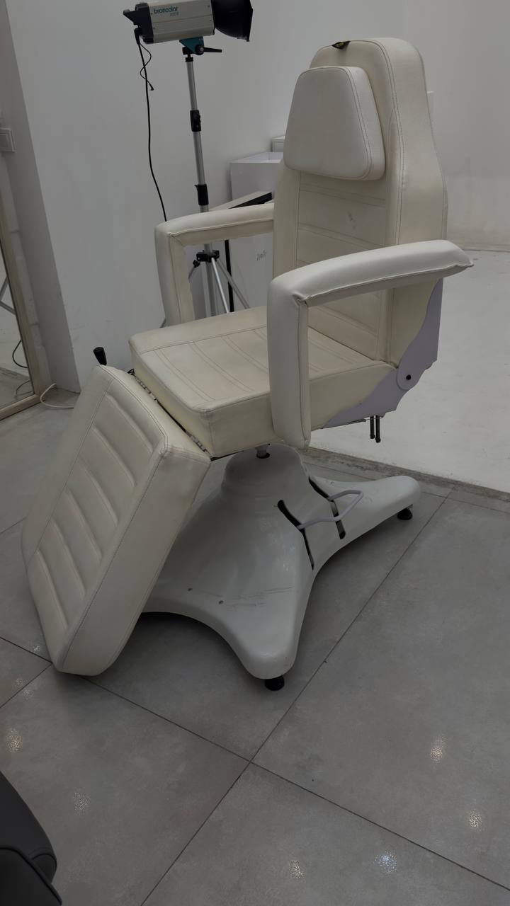 تخت ماساژ و تخت تاشو و صندلی فیشیال و میکاپ و مژه