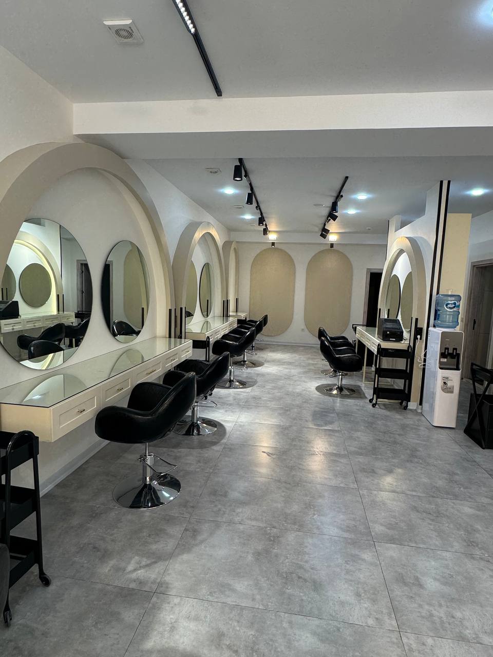 استخدام پرسنل در بیوتی لانژ ندابیات