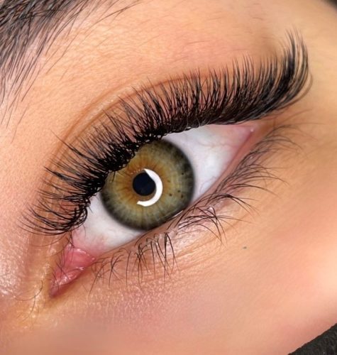 مژه کار حرفه ای