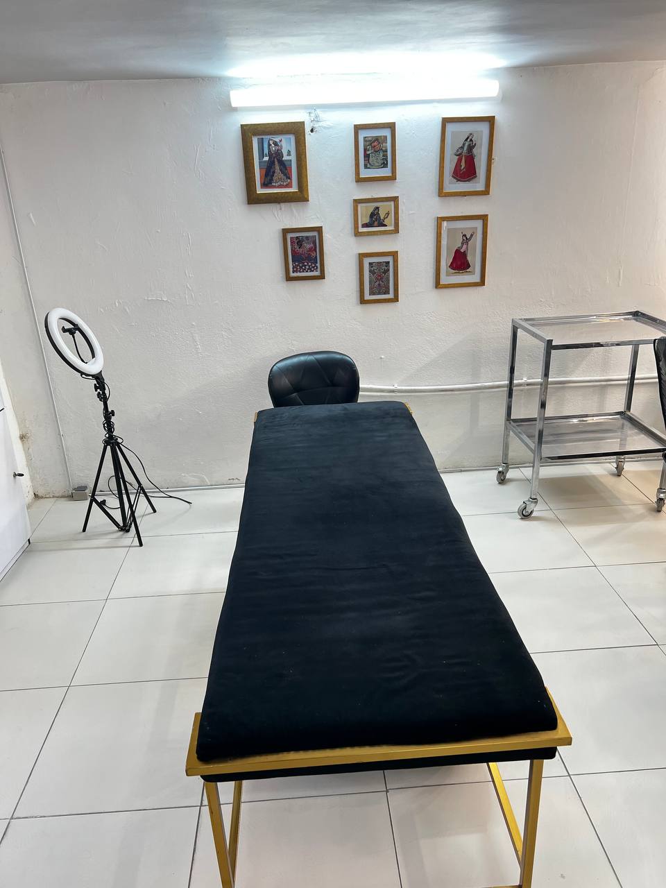 اجاره تخت مژه و میز ناخن