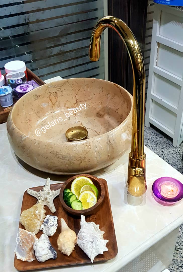 سالن زیبایی و اموزشگاه