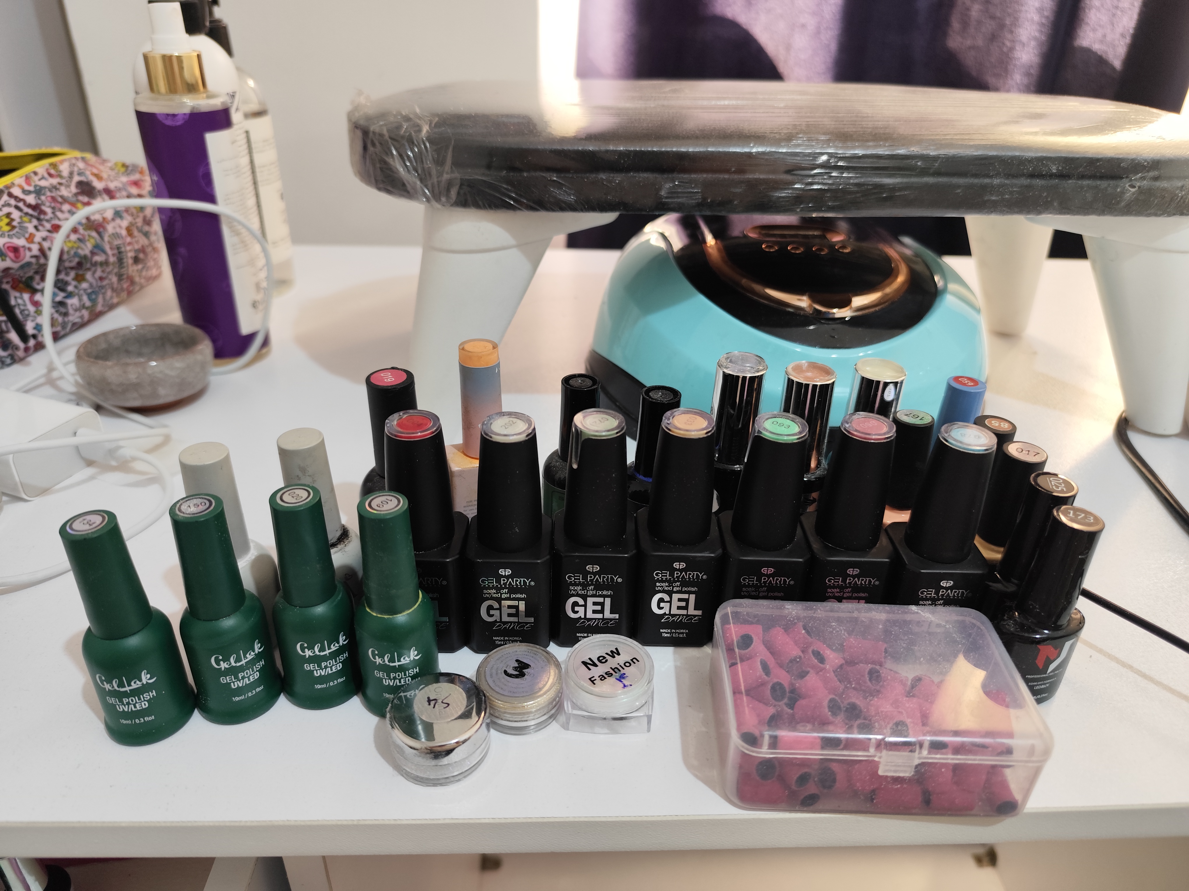 فروش وسایل کاشت پودر ناخن و پدیکور به صورت یکجا