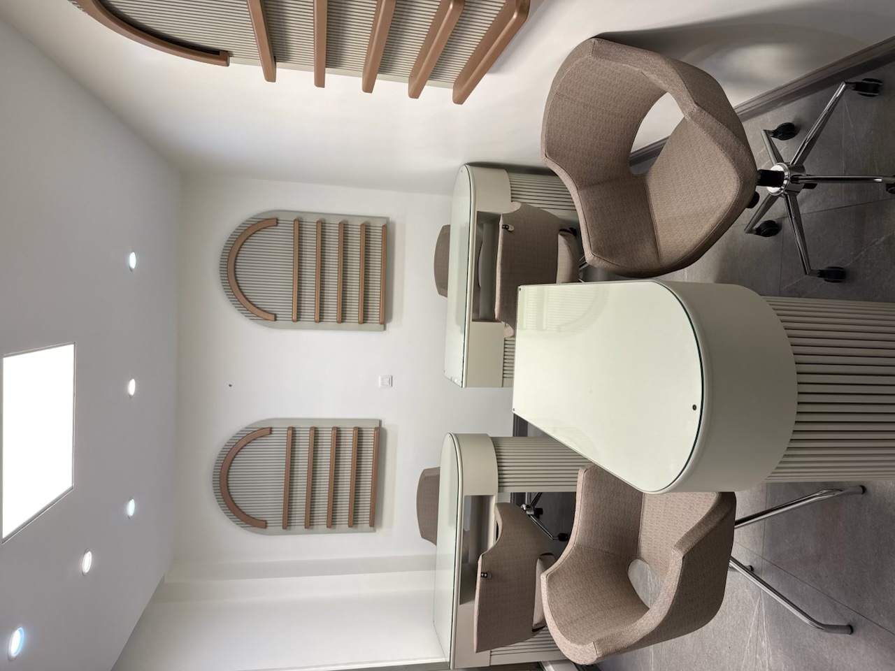 	💅سالن‌لاکچری Lumina به چندهمکارحرفه‌ای نیاز دارد