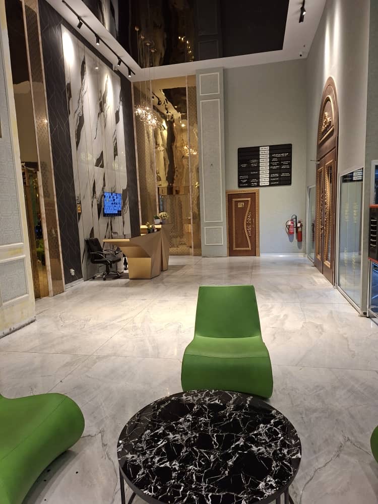 اجاره اتاق - میز ناخن،صندلی