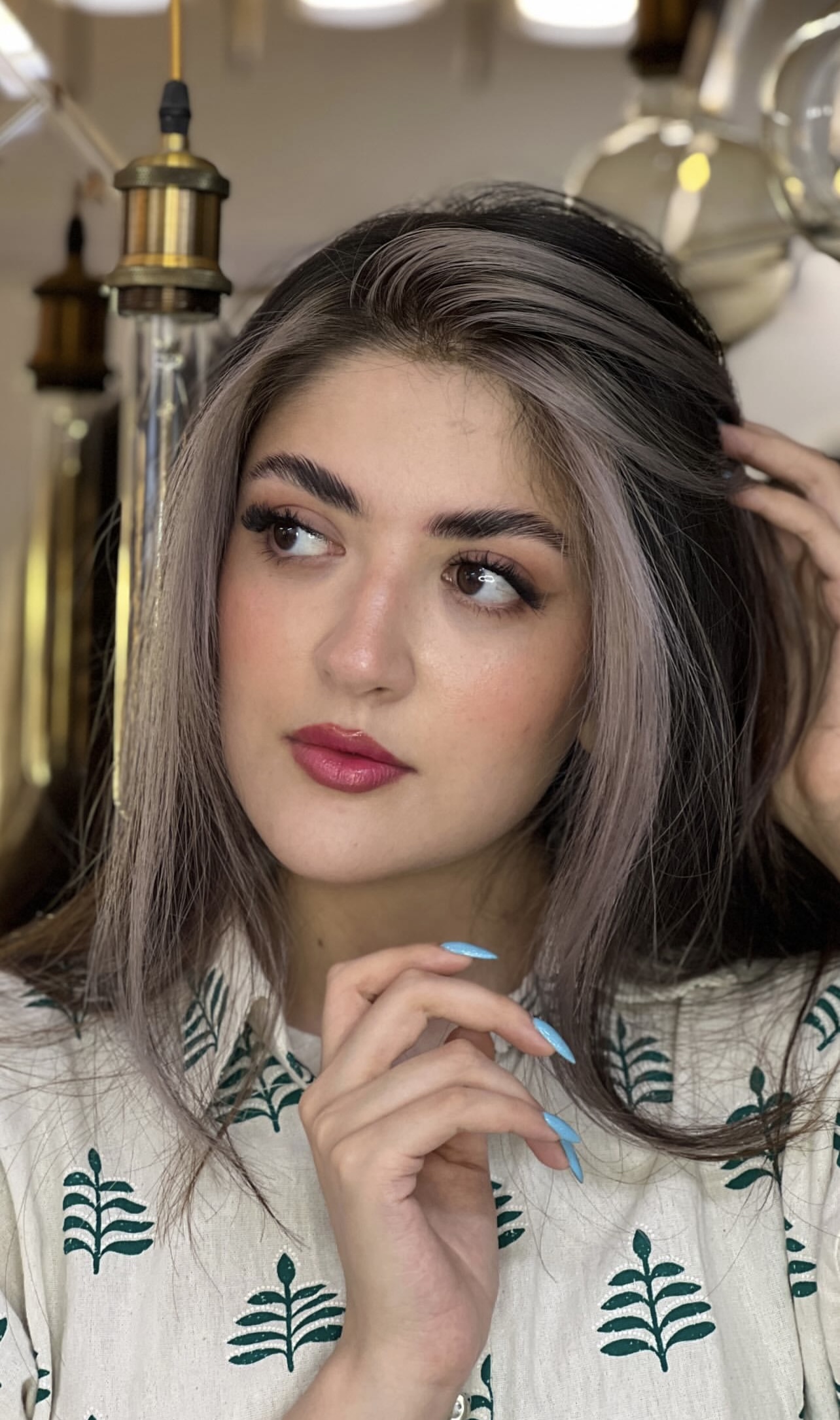 نیازمند مدل رنگ‌و لایت ، کراتین و تراپی