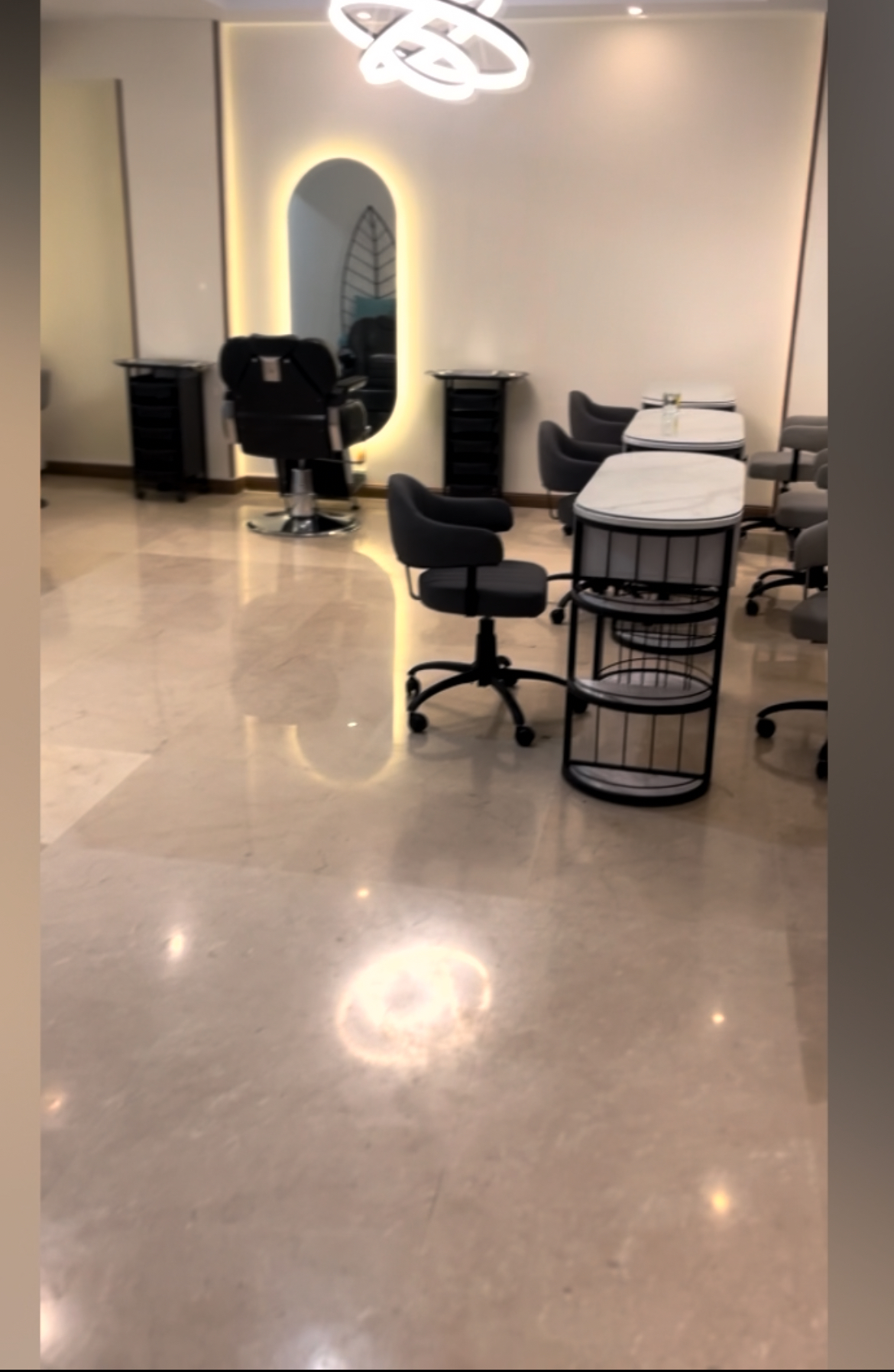 استخدام ناخن کار 