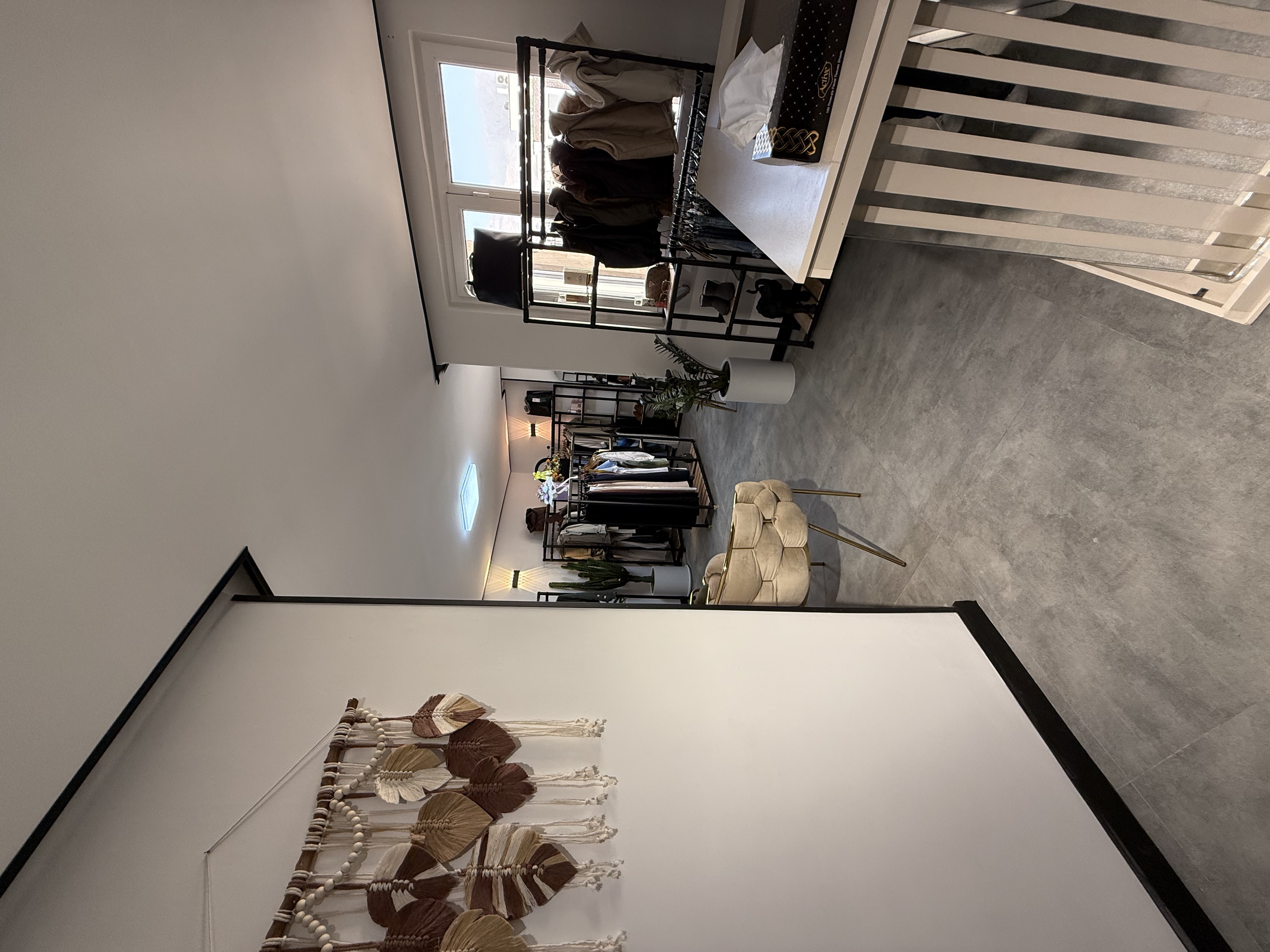 اجاره میز ناخن و تخت مژه