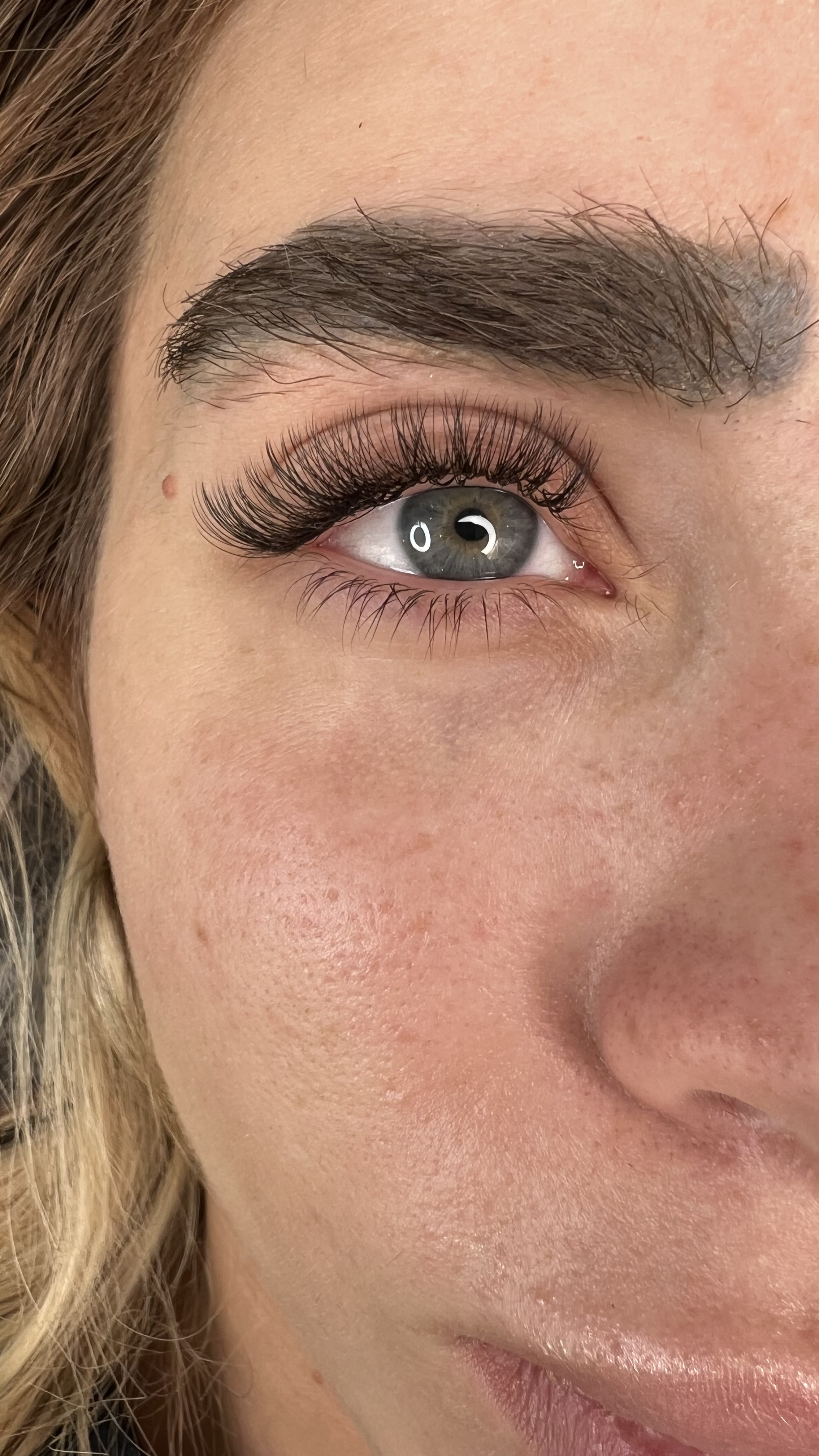 اکستنشن مژه و لیفت مژه و ابرو با تخفیف باورنکردنی