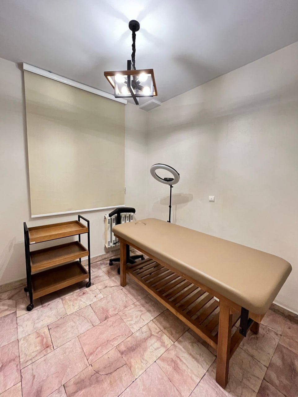 اجاره اتاق - استخدام دستیار مسلط به اصلاح صورت