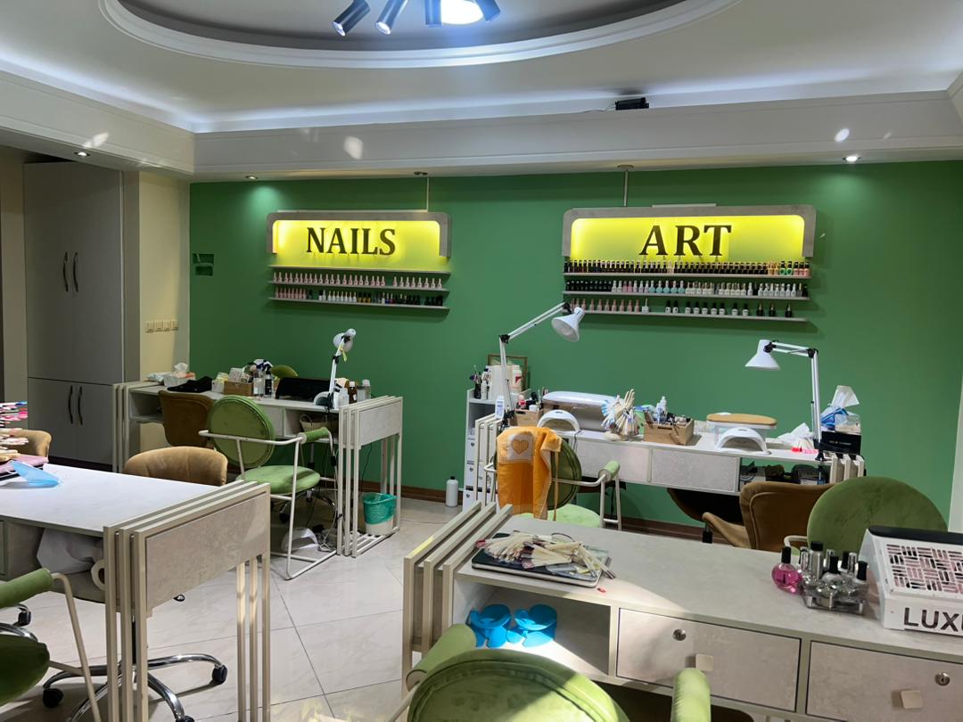 جذب نیرومیکاپ و ناخن / اجاره صندلی