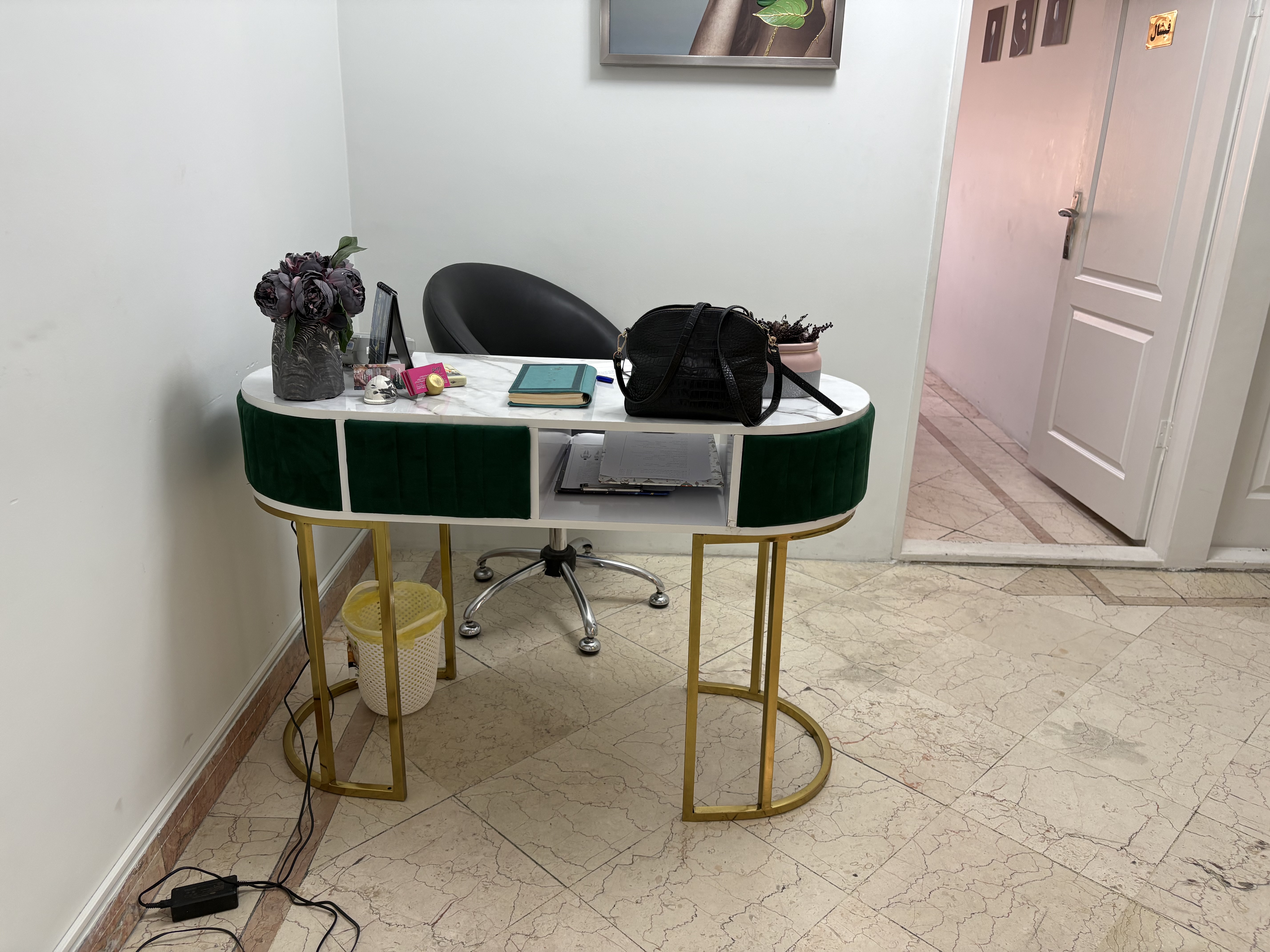 فروش وسایل اموزشگاه در حد نو 