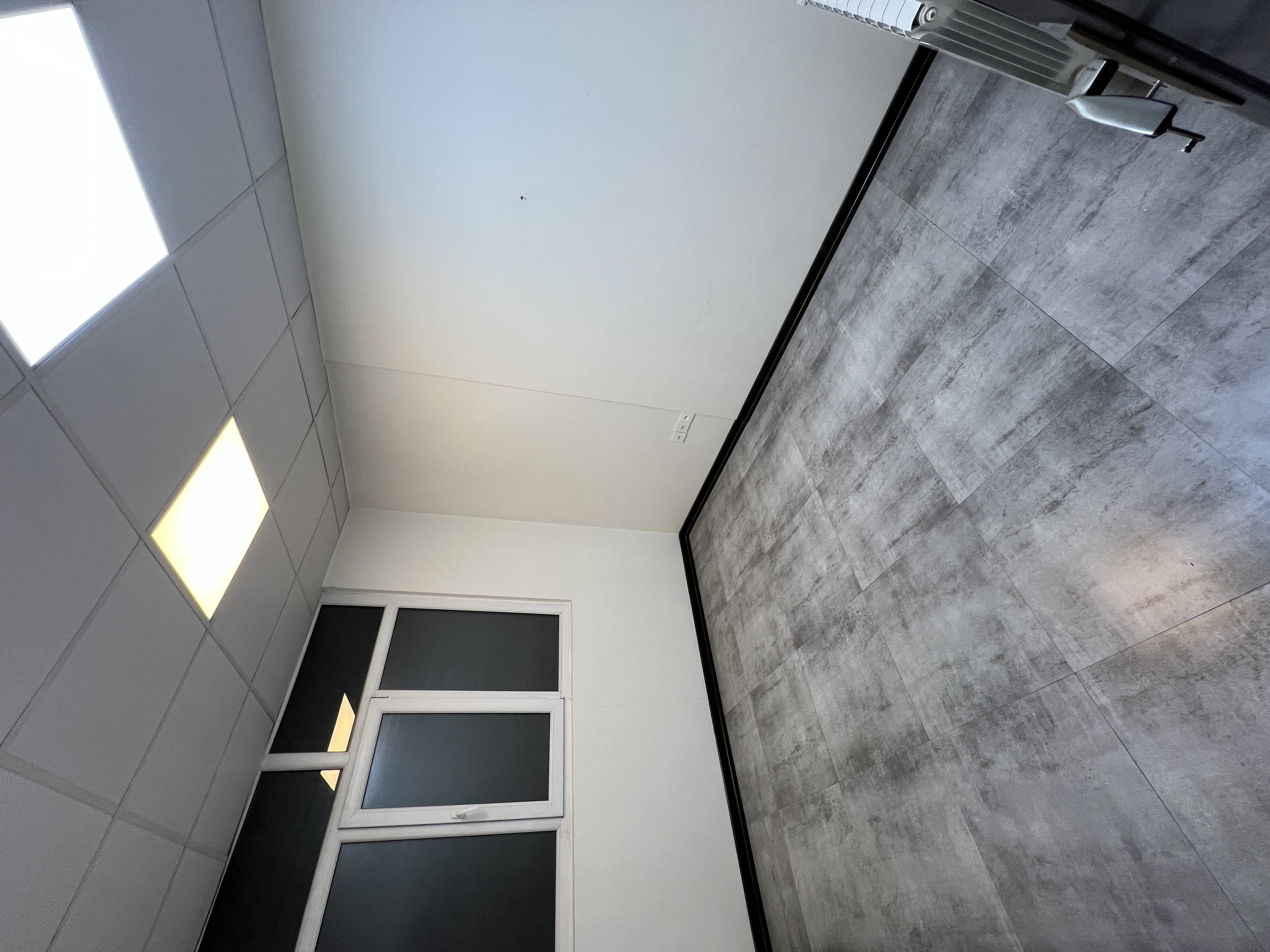 اجاره اتاق و صندلی برای رنگ