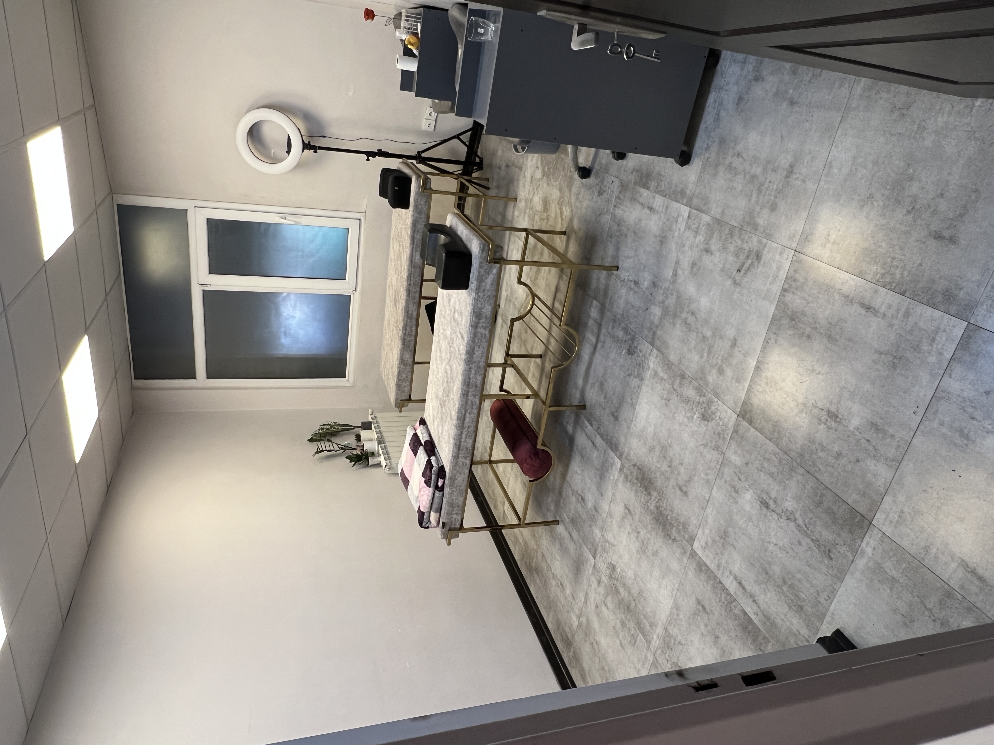 اجاره اتاق و صندلی برای رنگ