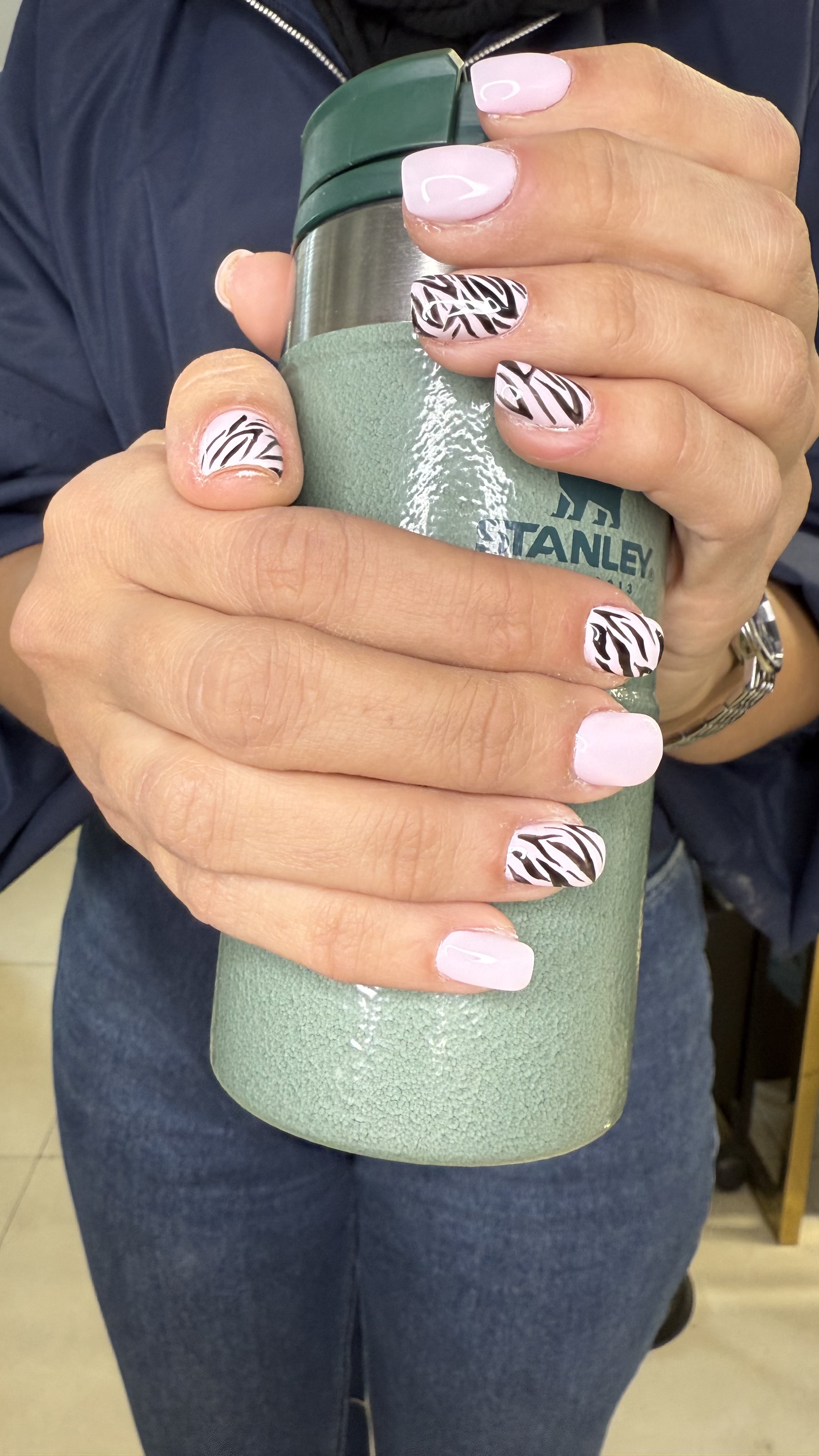 استخدام ناخنکار حرفه ای بصورت درصدی و اجاره