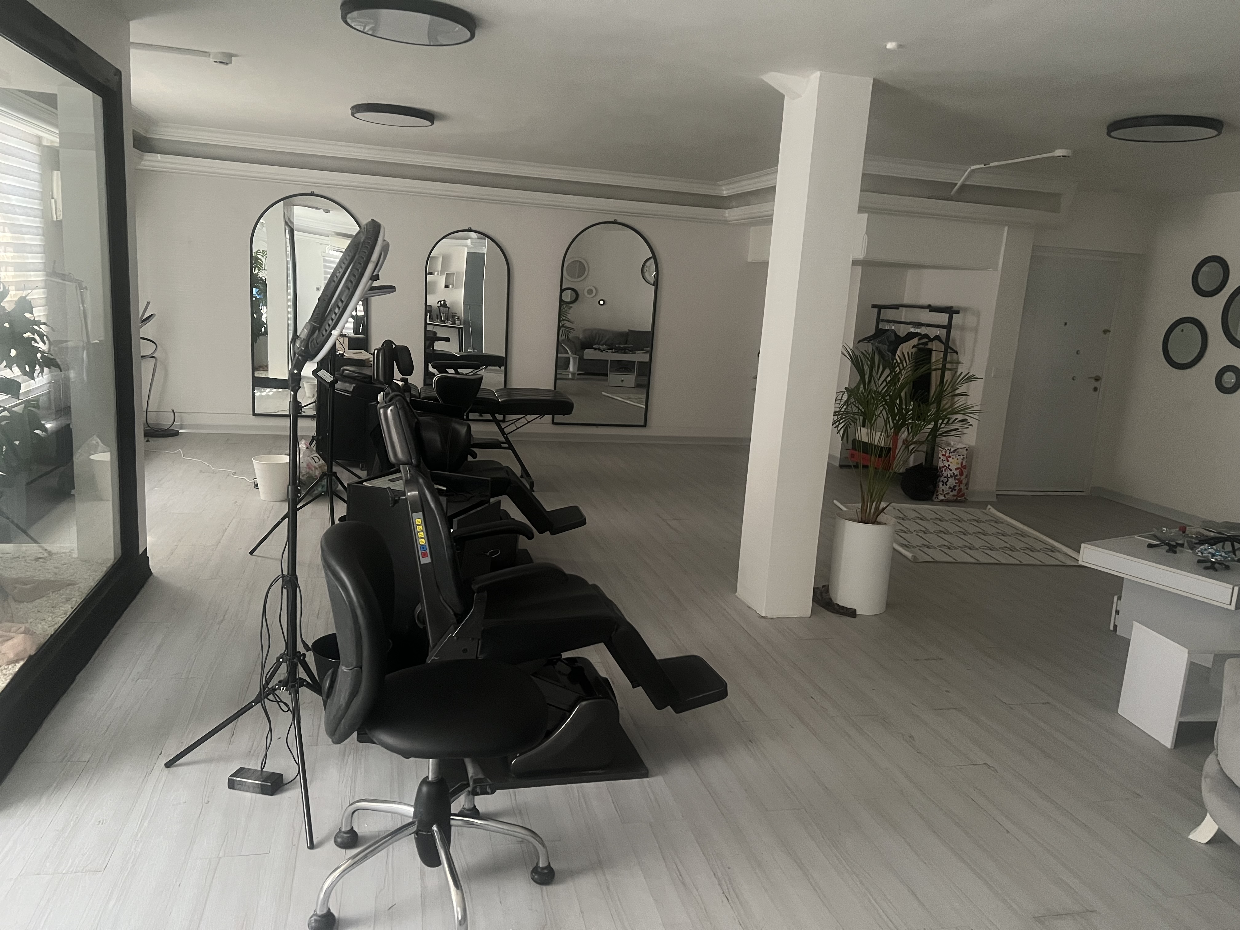 سالن زیبایی زهره بخشی